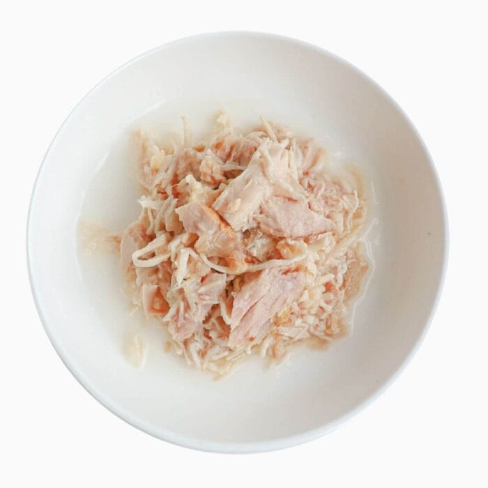 Kit Cat Lata Toppers - Pollo & Salmon 80g - Imagen 2